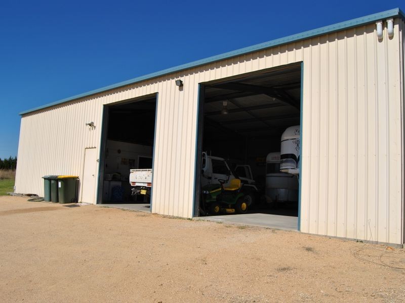 86 Doncaster Drive, Inverell NSW 2360