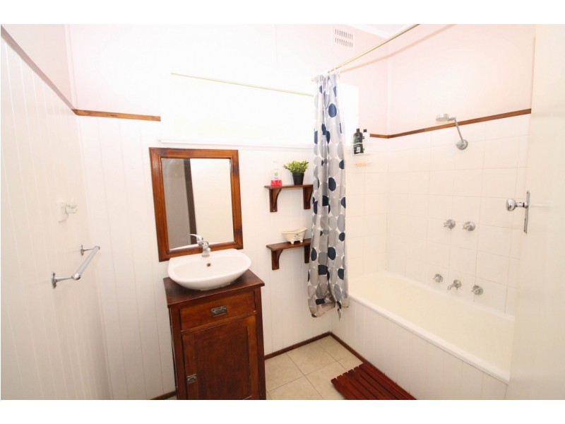 77 Urabatta Street, Inverell NSW 2360