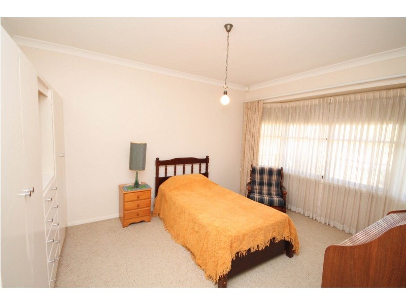 9 Clive Street, Inverell NSW 2360