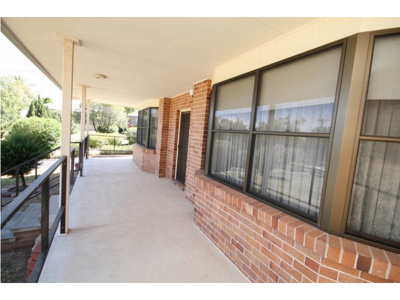 9 Clive Street, Inverell NSW 2360