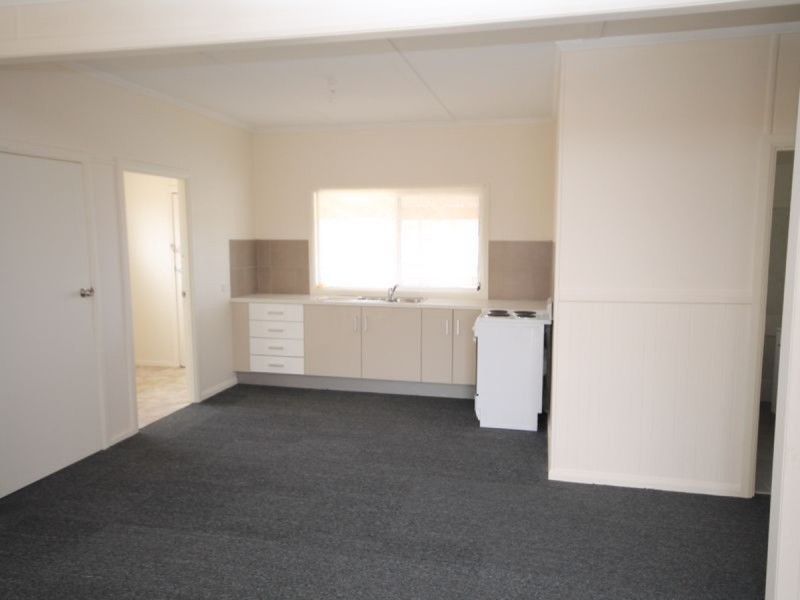 1B Oak Place, Inverell NSW 2360