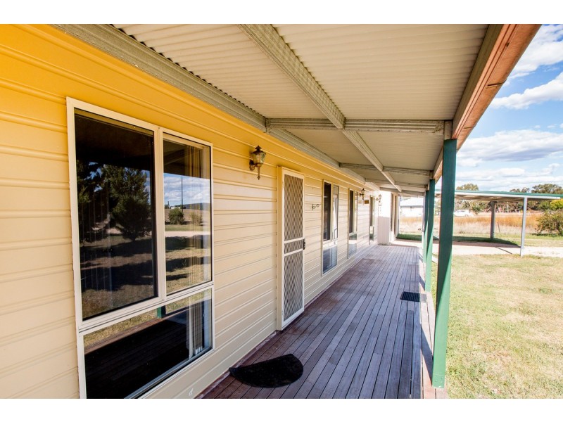 19 Taylor Avenue, Inverell NSW 2360