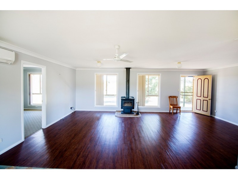 19 Taylor Avenue, Inverell NSW 2360