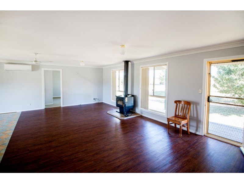 19 Taylor Avenue, Inverell NSW 2360