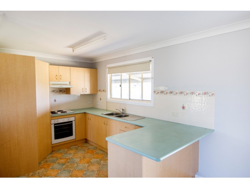 19 Taylor Avenue, Inverell NSW 2360