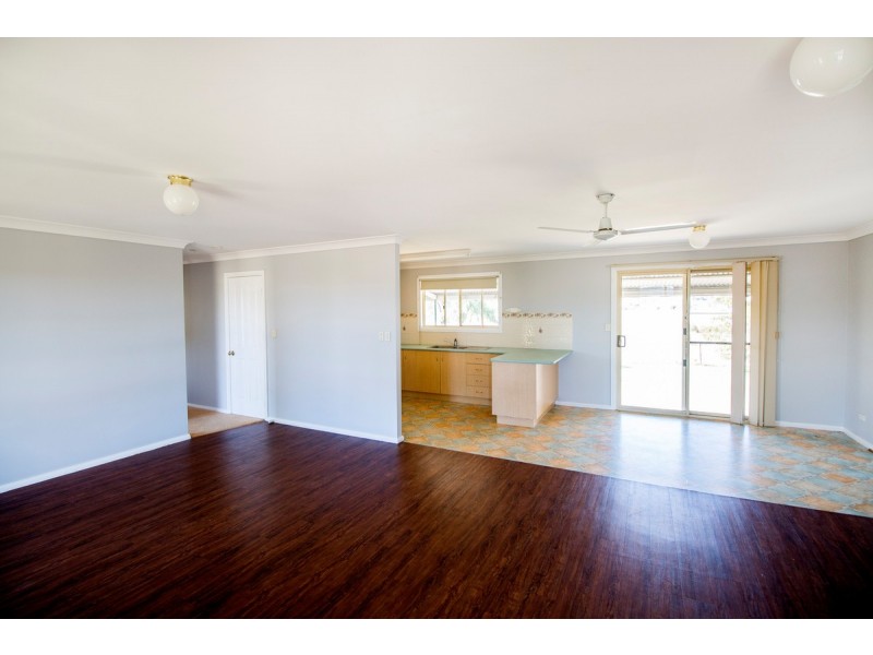 19 Taylor Avenue, Inverell NSW 2360