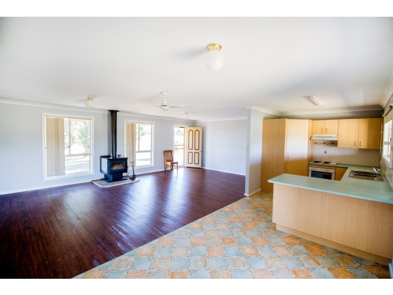 19 Taylor Avenue, Inverell NSW 2360