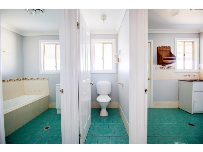 19 Taylor Avenue, Inverell NSW 2360