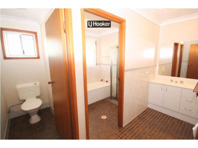 20 Zircon Street, Inverell NSW 2360