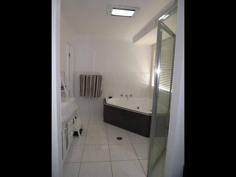 36 Kingfisher Drive, Inverell NSW 2360