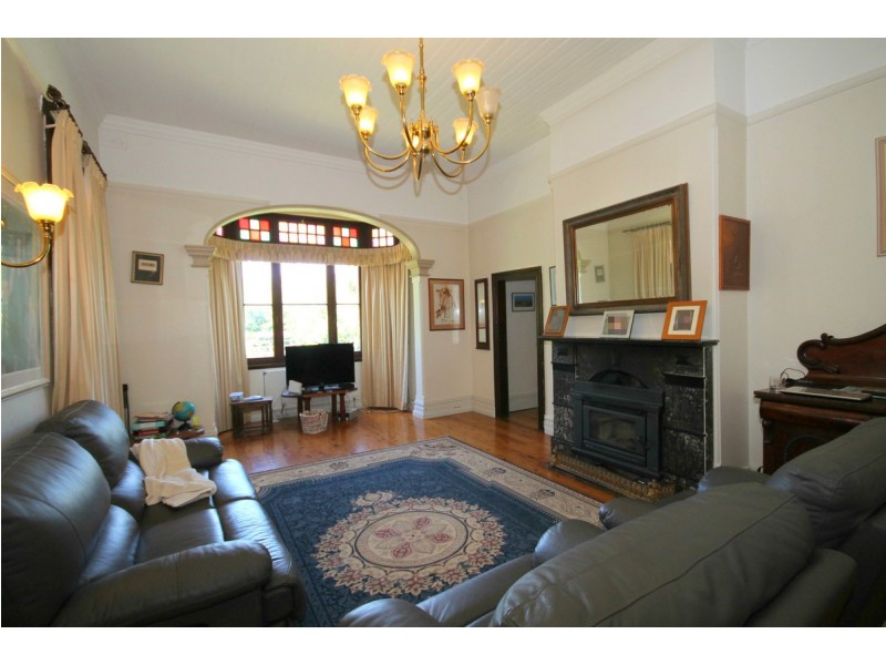 27 Brae Street, Inverell NSW 2360