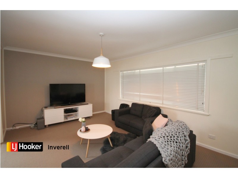 16 Carlyle Street, Inverell NSW 2360