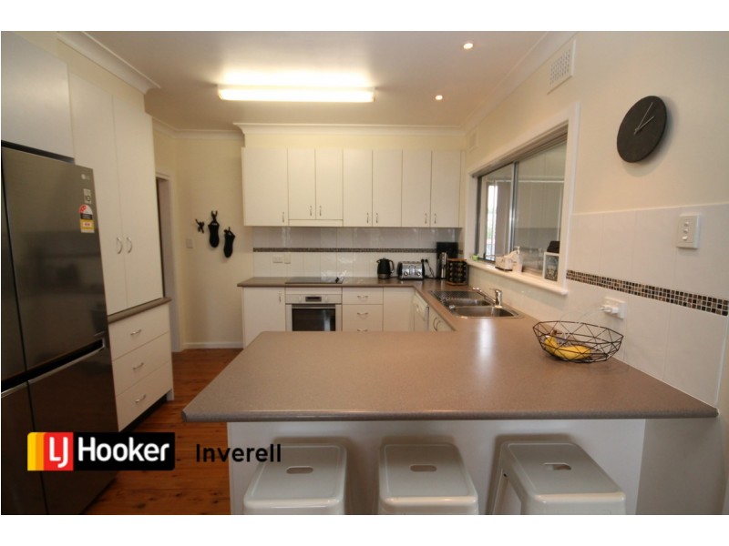 16 Carlyle Street, Inverell NSW 2360