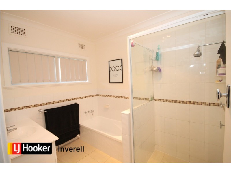 16 Carlyle Street, Inverell NSW 2360