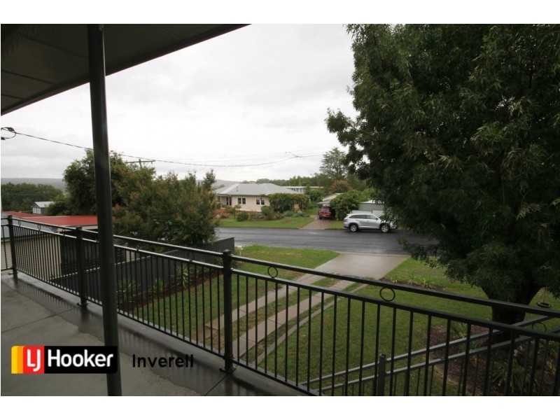 16 Carlyle Street, Inverell NSW 2360