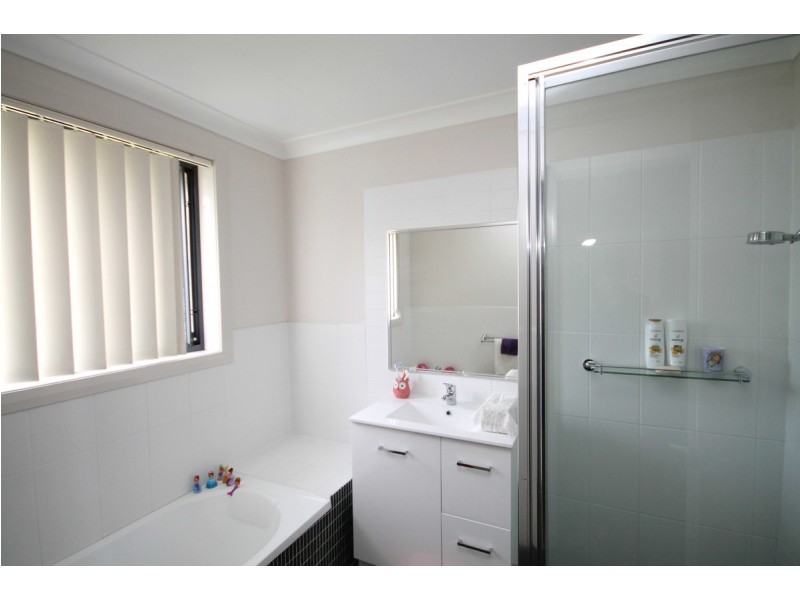 13 Kingfisher Drive, Inverell NSW 2360