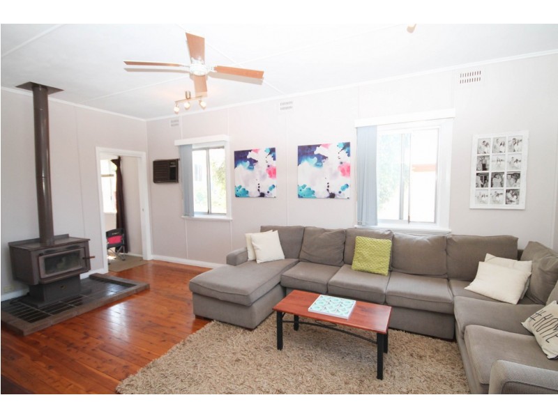 77 Urabatta Street, Inverell NSW 2360