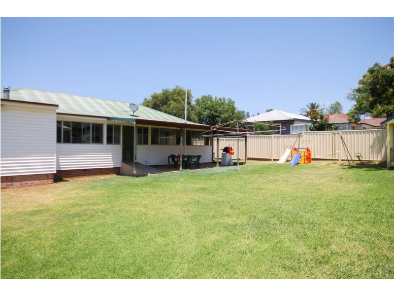 77 Urabatta Street, Inverell NSW 2360