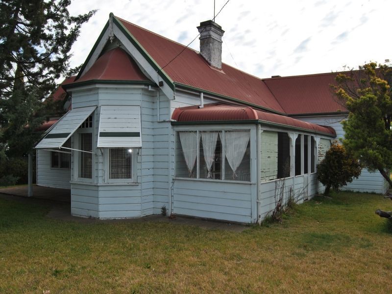 64 Henderson Street, Inverell NSW 2360