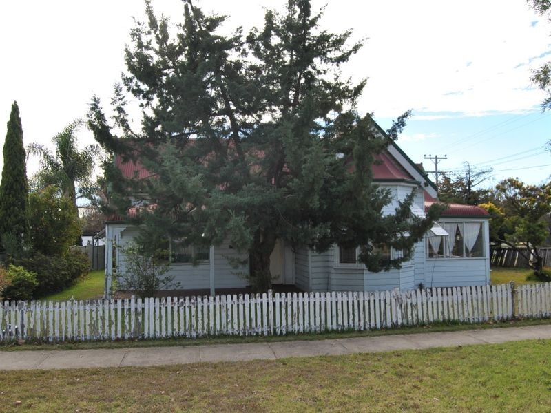 64 Henderson Street, Inverell NSW 2360