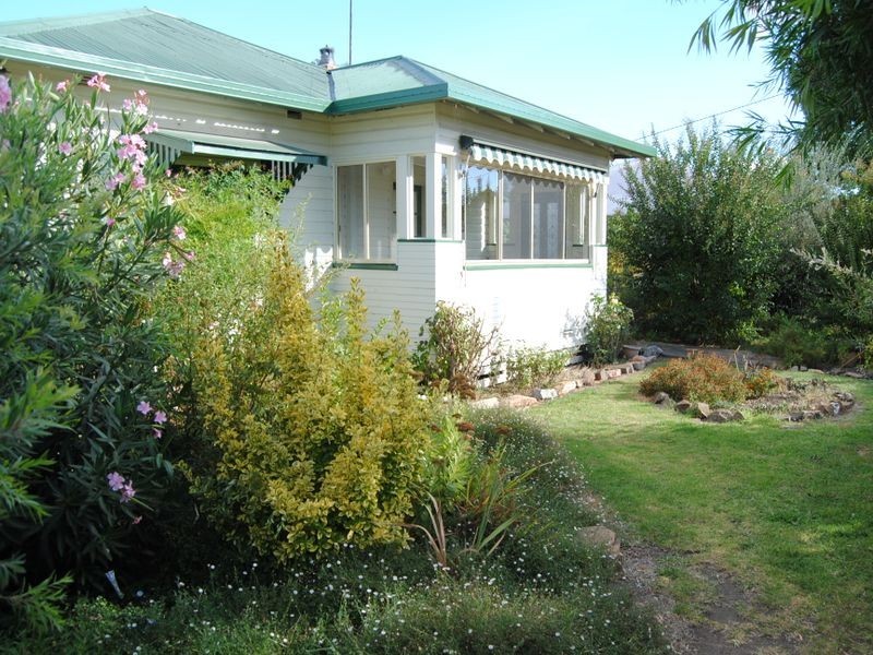 37 Chester Street, Inverell NSW 2360