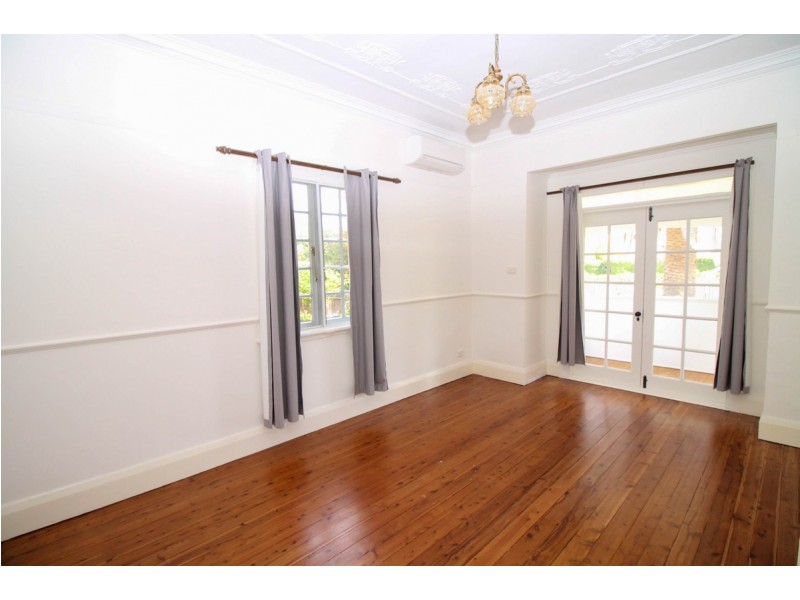 25 Brae Street, Inverell NSW 2360