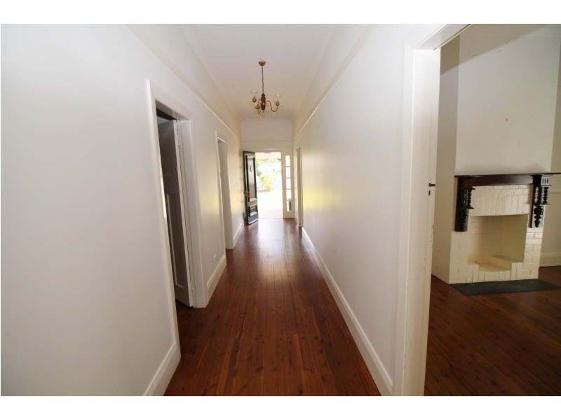 25 Brae Street, Inverell NSW 2360