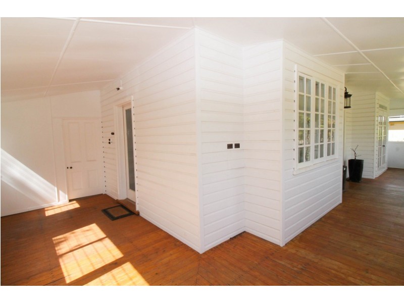 25 Brae Street, Inverell NSW 2360