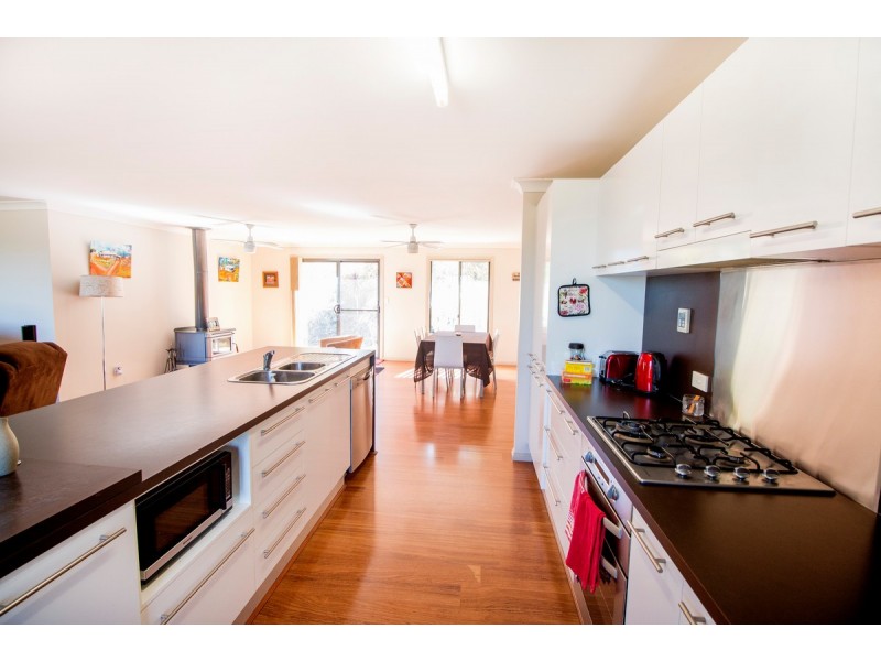 50 Wolbah Close, Inverell NSW 2360