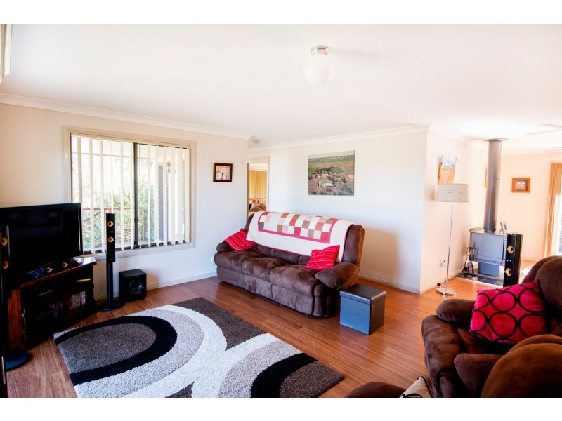 50 Wolbah Close, Inverell NSW 2360