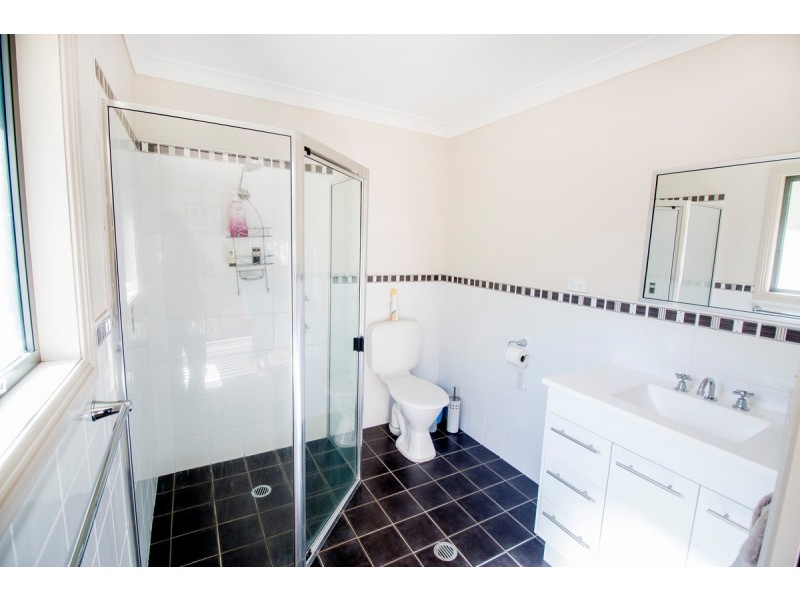 50 Wolbah Close, Inverell NSW 2360