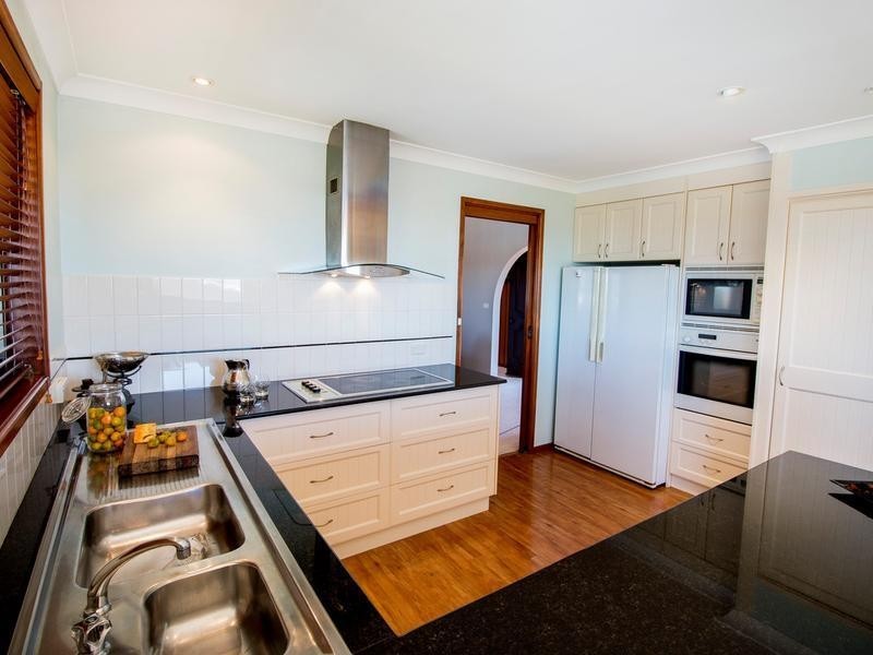 42 Lewin Street, Inverell NSW 2360