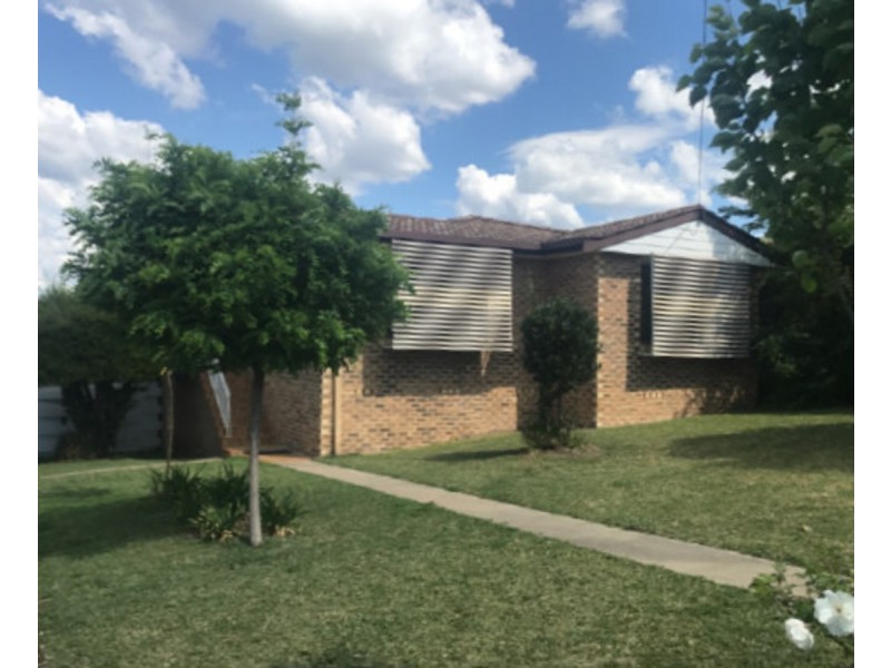 42 Gordon Street, Inverell NSW 2360
