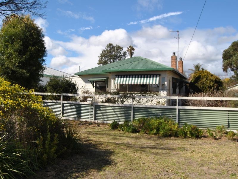 37 Chester Street, Inverell NSW 2360