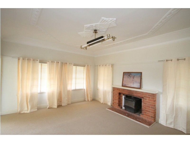 4 Warialda Road, Inverell NSW 2360