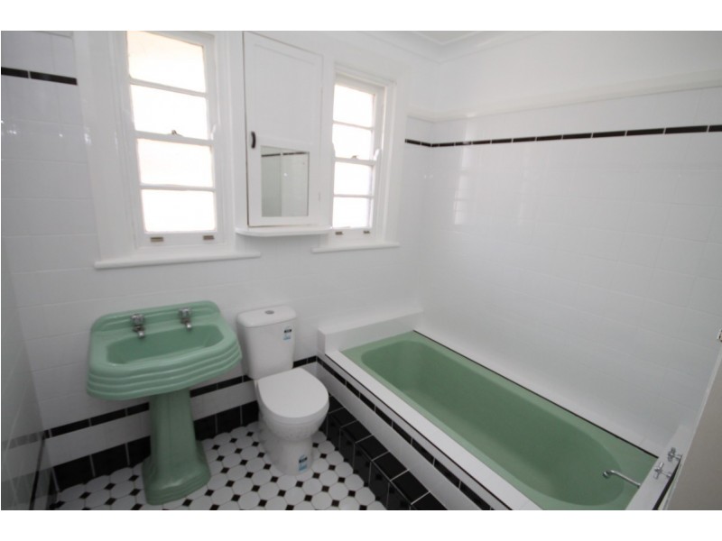 4 Warialda Road, Inverell NSW 2360