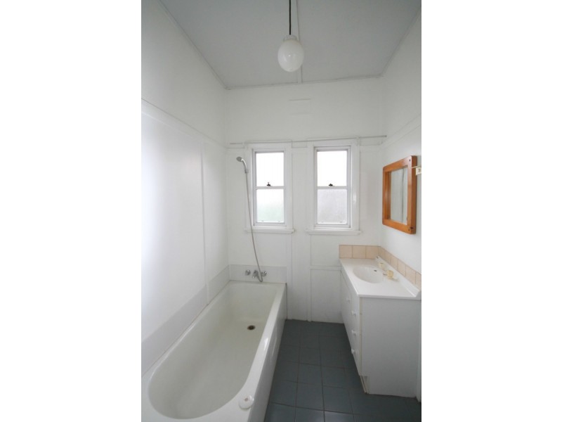 6 Mulligan Street, Inverell NSW 2360