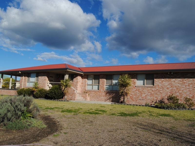19 Defraines Lane, Inverell NSW 2360
