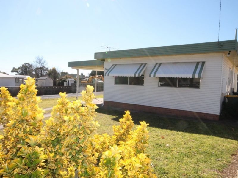 108 Lawrence Street, Inverell NSW 2360
