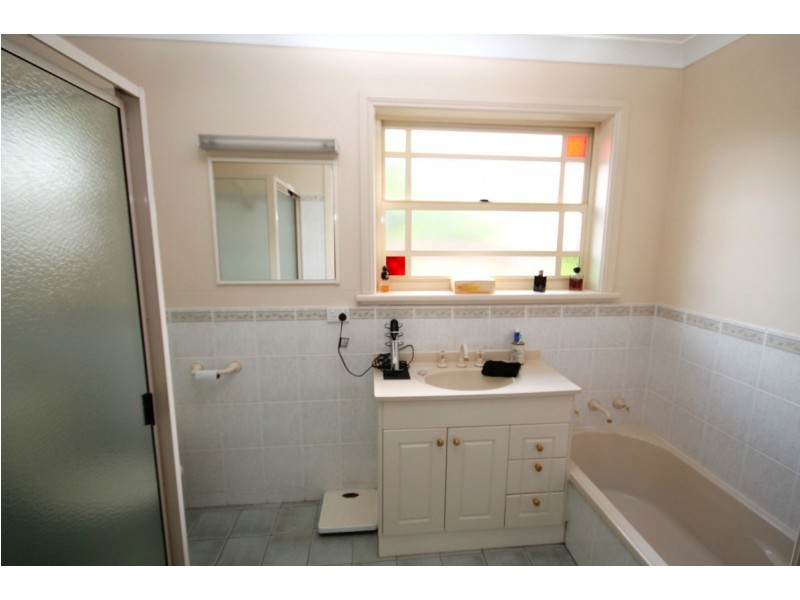 17 Granville Street, Inverell NSW 2360