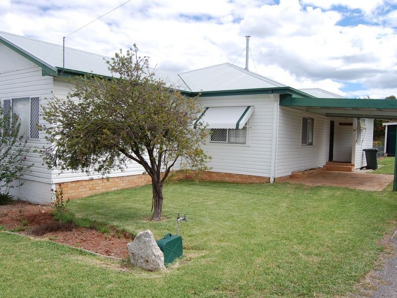 11 Carlyle Street, Inverell NSW 2360