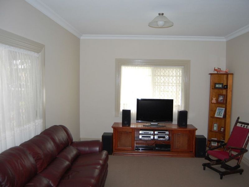 11 Carlyle Street, Inverell NSW 2360