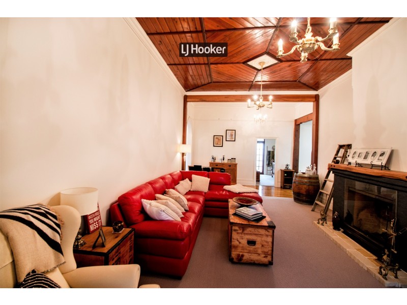 16 Andrew Street, Inverell NSW 2360