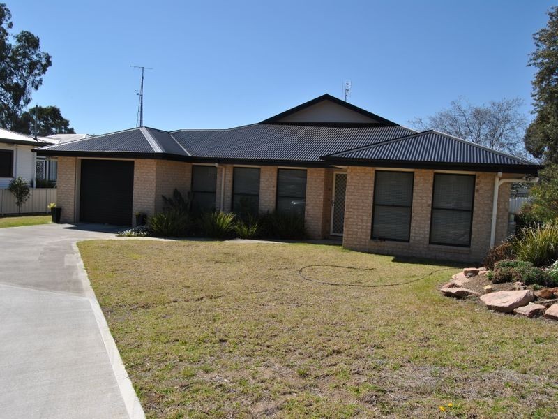 16 Lindsay Avenue, Inverell NSW 2360