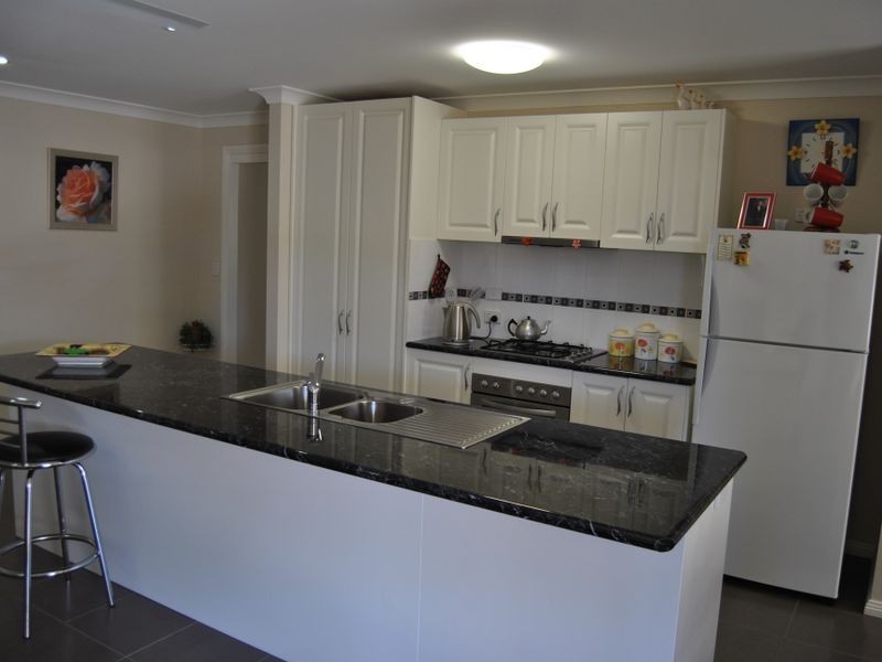 16 Lindsay Avenue, Inverell NSW 2360
