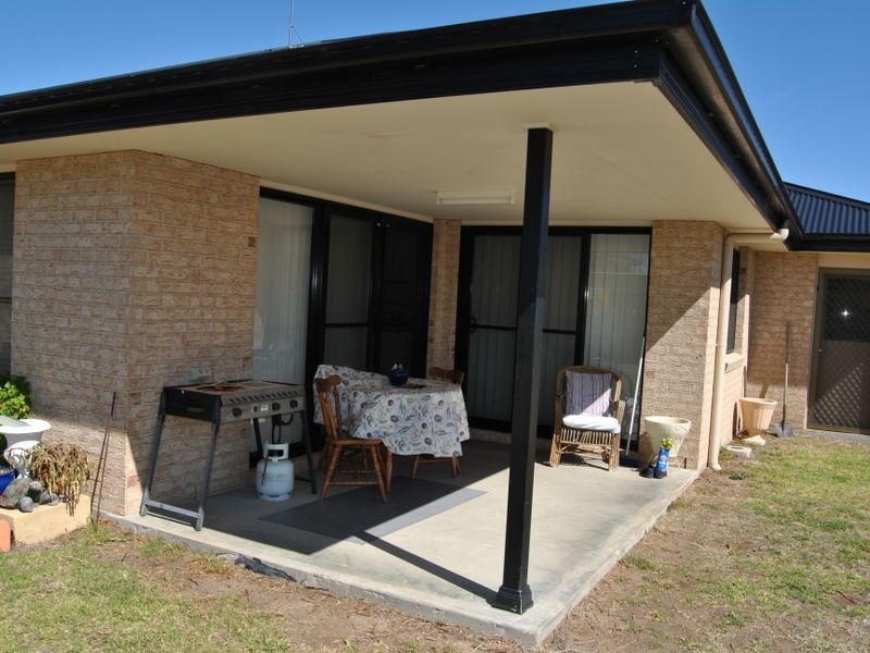 16 Lindsay Avenue, Inverell NSW 2360
