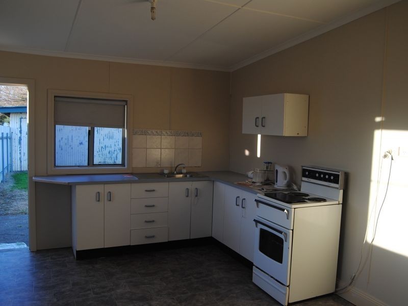 7 McIlveen Street, Inverell NSW 2360