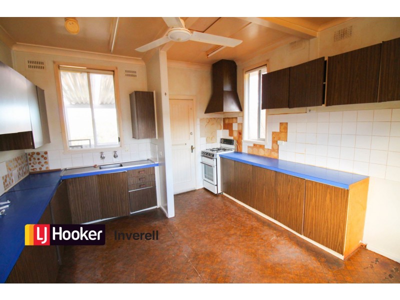 10 Lindsay Avenue, Inverell NSW 2360