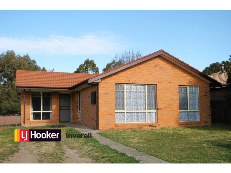 18 Angel Avenue, Inverell NSW 2360