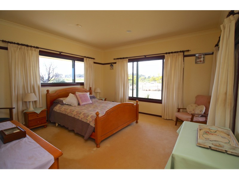 191 Halls Lane, Inverell NSW 2360